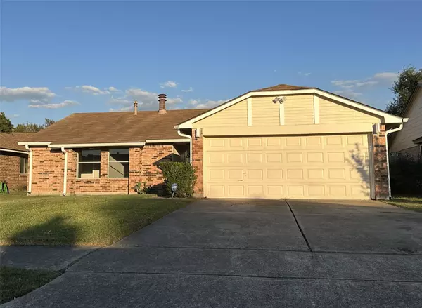 3807 Aspen DR, La Porte, TX 77571