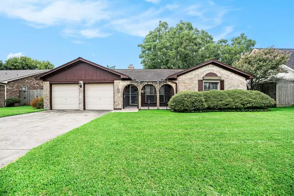 1813 22nd AVE N, Texas City, TX 77590