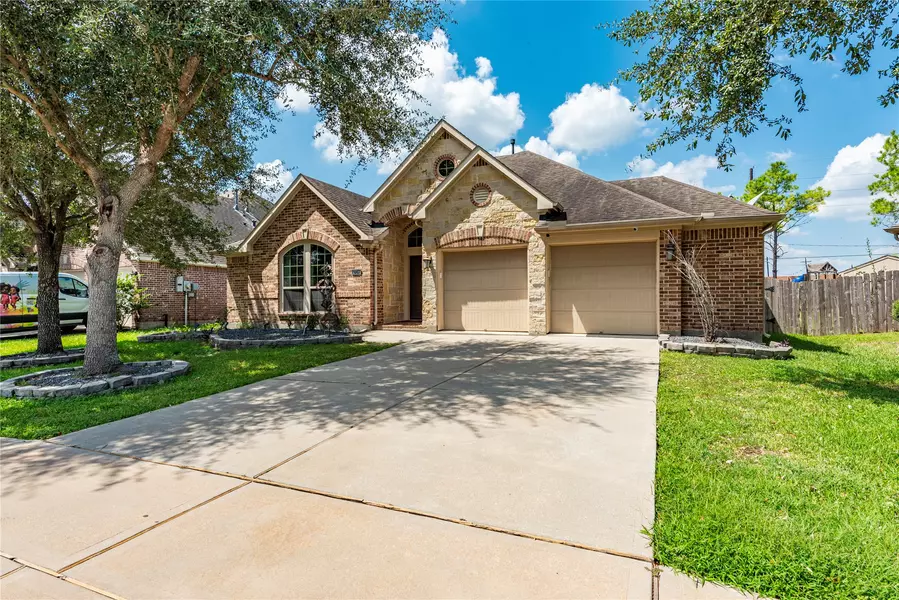 2704 Ginger Cove LN, Pearland, TX 77584