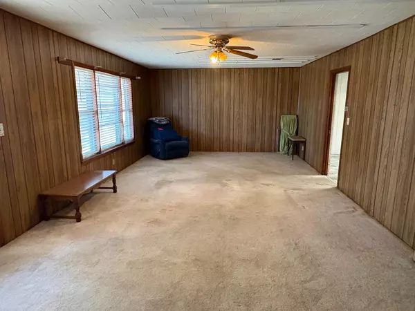 El Campo, TX 77437,809 August ST