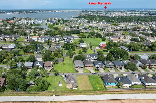 League City, TX 77565,406 West DR