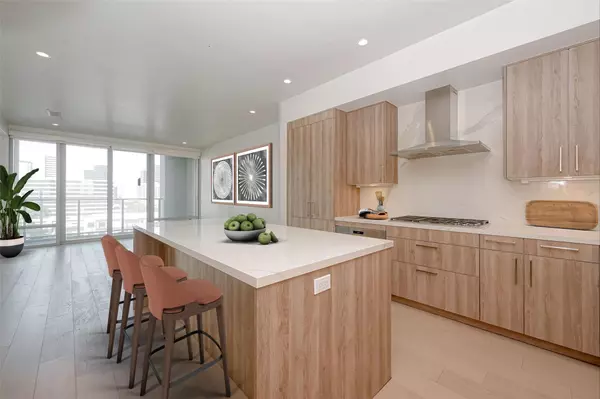 Houston, TX 77027,2047 Westcreek LN #801