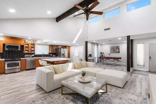 14039 Utopia DR, Sugar Land, TX 77498