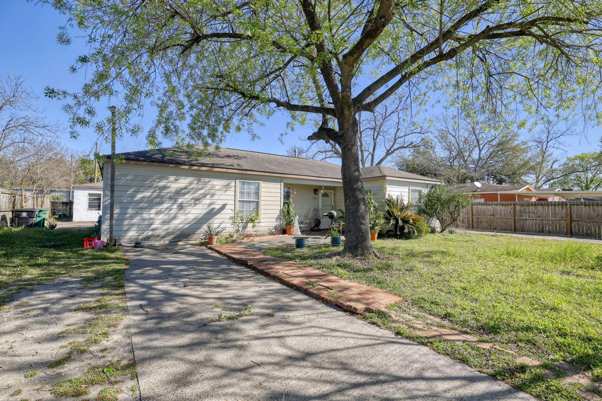 Houston, TX 77076,129 E Sunnyside ST