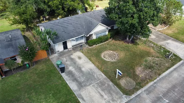 5243 Greylog DR, Houston, TX 77048