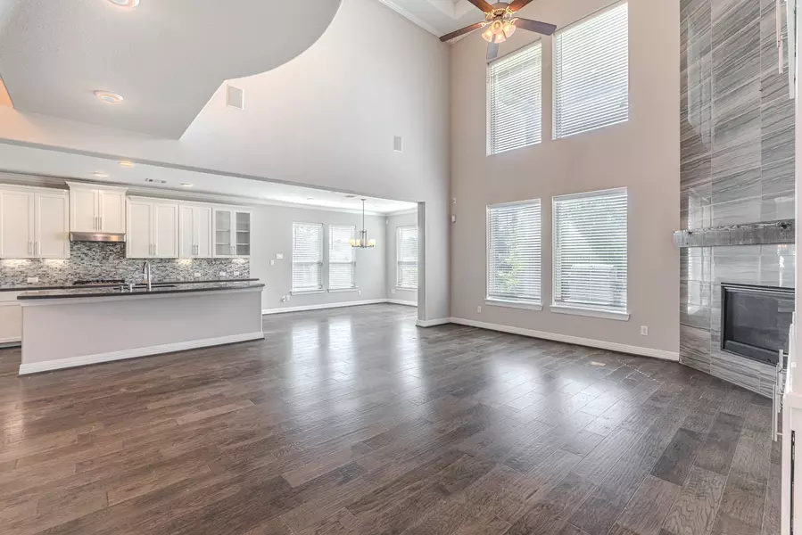 6 Winter Thicket PL, The Woodlands, TX 77375
