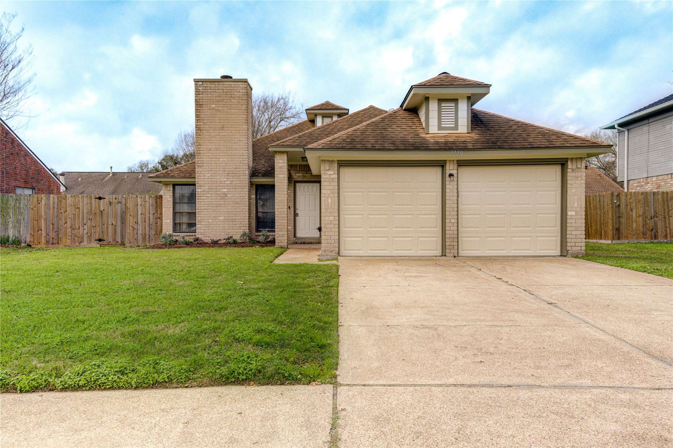 2720 Holly Springs DR,  Pearland,  TX 77584