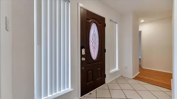 8302 Opalwood LN, Humble, TX 77338