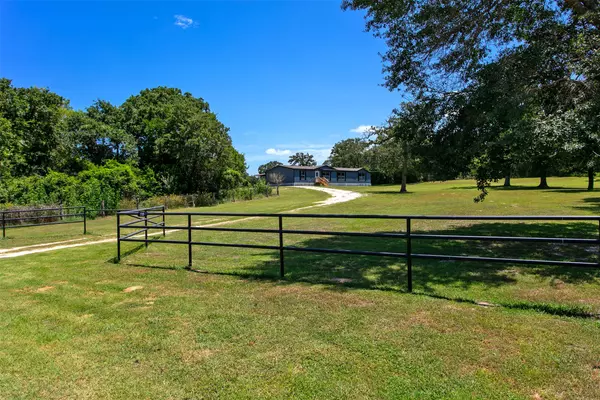 Caldwell, TX 77836,118 Yaupon DR