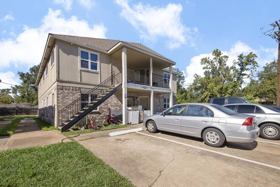 700 Lyle West AVE #B, Cleveland, TX 77327