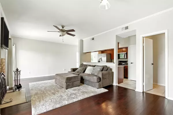 Webster, TX 77058,18809 Egret Bay BLVD #214