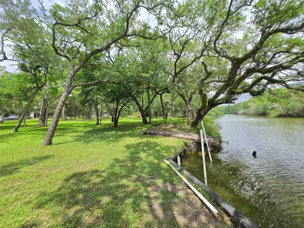 Blessing, TX 77419,43-45 Catamaran CIR