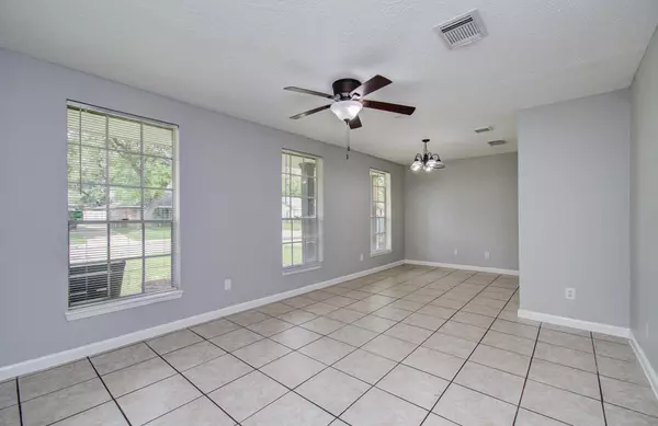 Houston, TX 77072,11247 Hendon LN