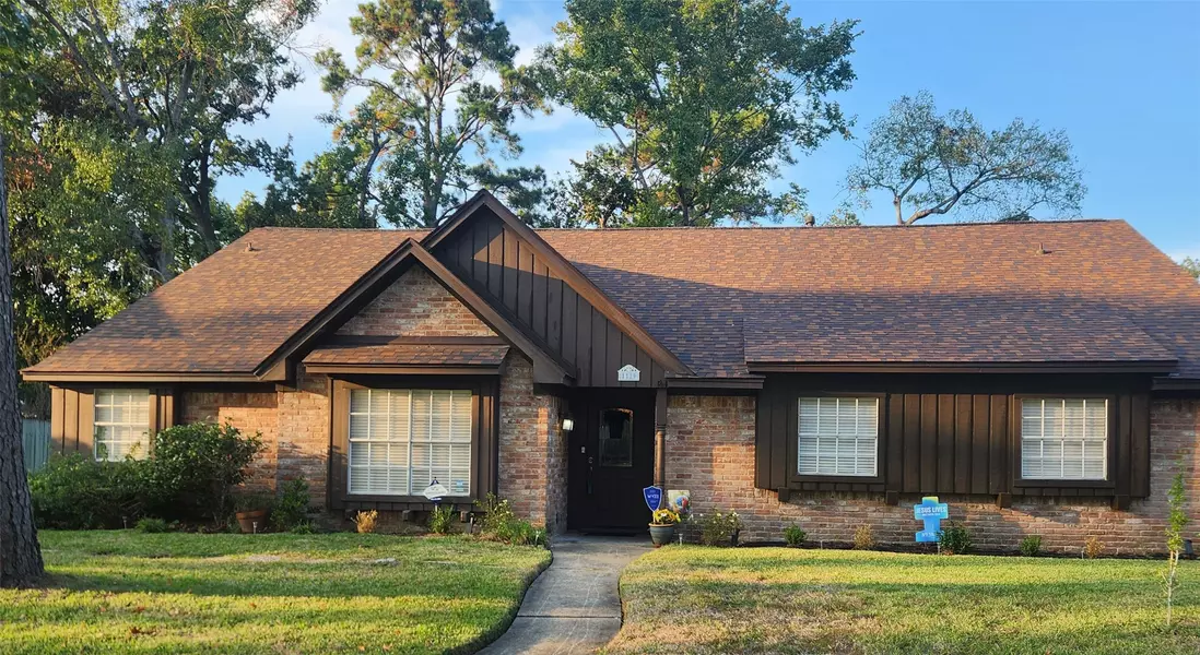 1119 Woodfield LN, Houston, TX 77073