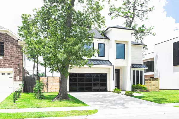 7302 Schiller ST, Houston, TX 77055