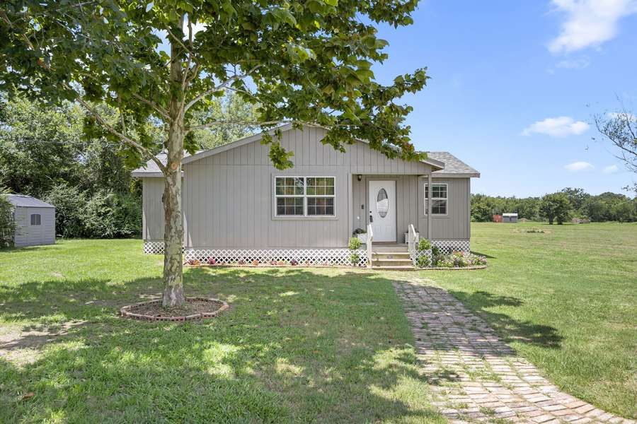 8956 Fm 1696 RD, Bedias, TX 77831