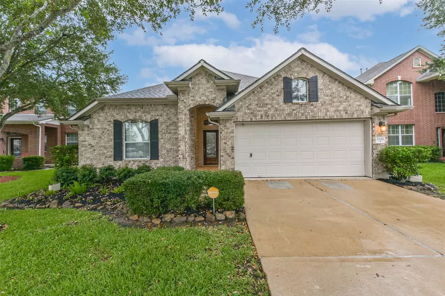 2008 Foxglove Oaks CT, Pearland, TX 77581