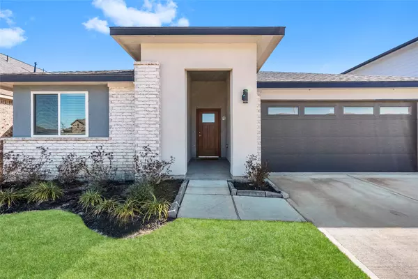 13220 Lago Acero LN, Texas City, TX 77568