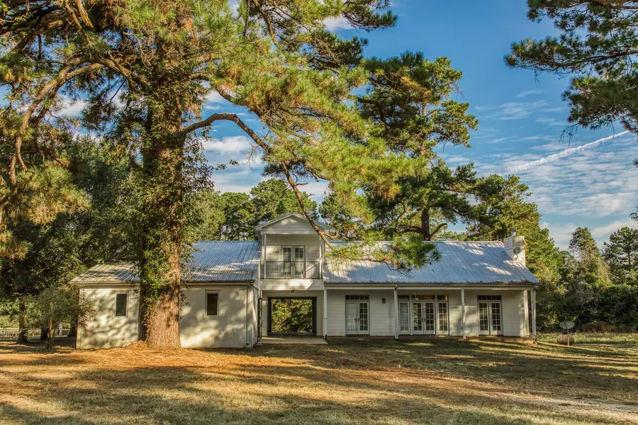 3927 N Fm 1486 RD, Montgomery, TX 77356