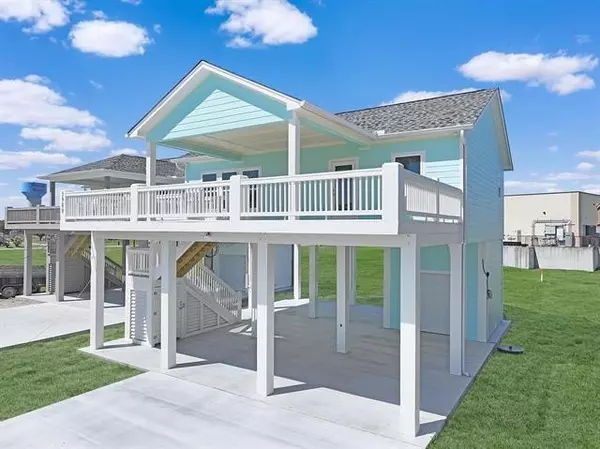 1989 Pedregal DR, Crystal Beach, TX 77650