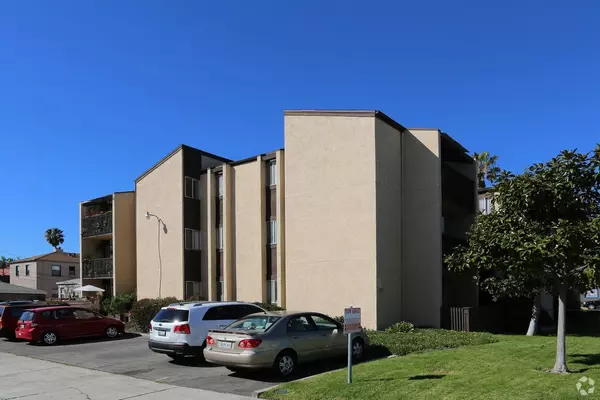 San Diego, CA 92109,4820 Cass St