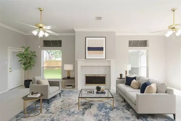 702 E Haven CT, Friendswood, TX 77546