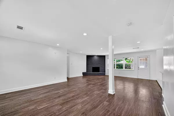 Houston, TX 77096,5702 Cheltenham DR