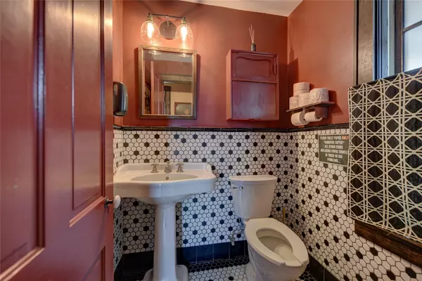 Round Top, TX 78954,101 Austin ST