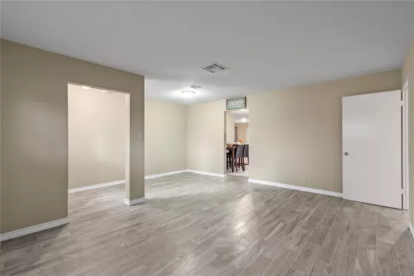 Texas City, TX 77590,2106 19th AVE N