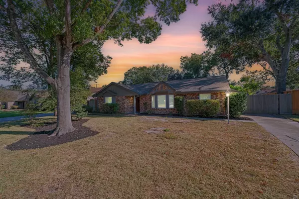 10515 Haddington DR, Houston, TX 77043