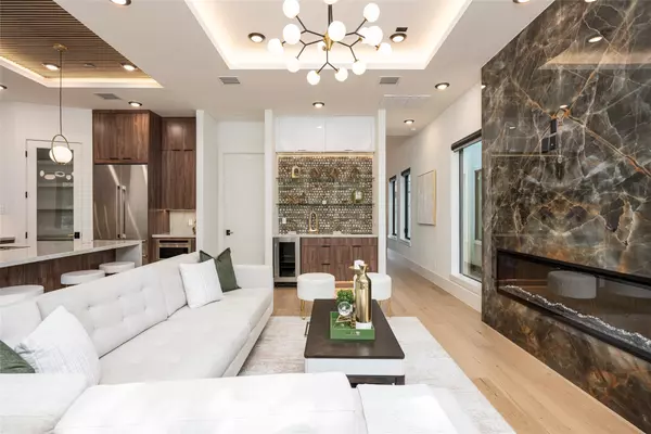Stafford, TX 77477,619 Winding Oaks
