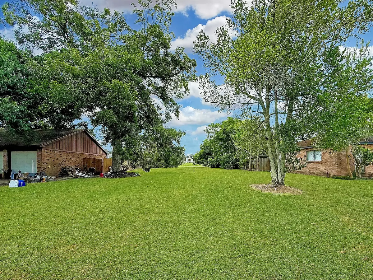Alvin, TX 77511,1511 Bayou DR