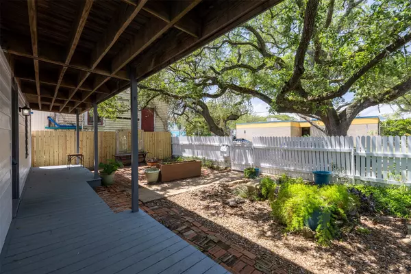 Galveston, TX 77550,2023 Avenue O 1/2