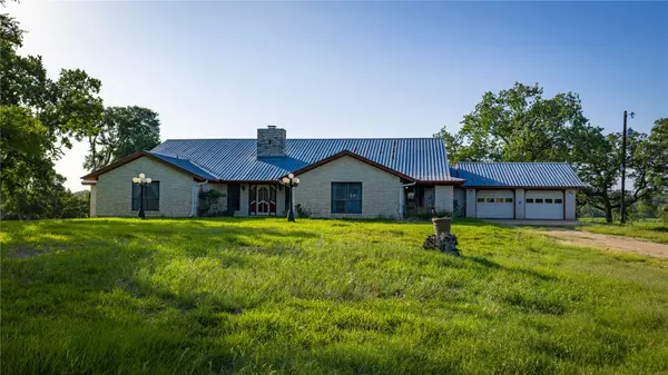 Bastrop, TX 78602,470 Glass LN