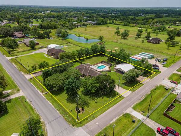 15631 Fir RD, Santa Fe, TX 77517