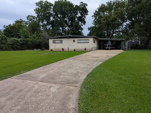 107 Southern Oaks DR, Lake Jackson, TX 77566