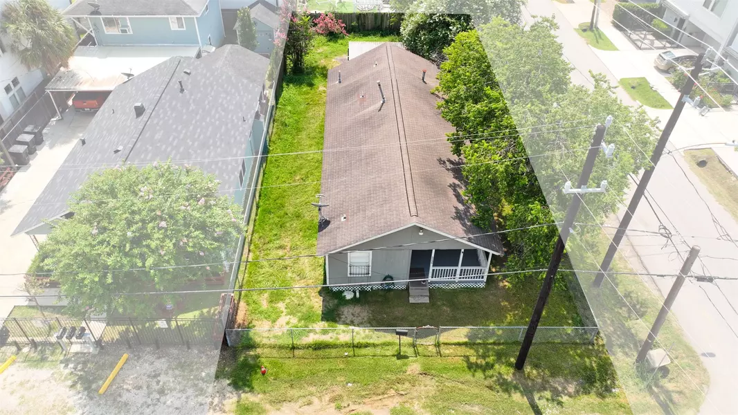 5239 Kiam ST, Houston, TX 77007