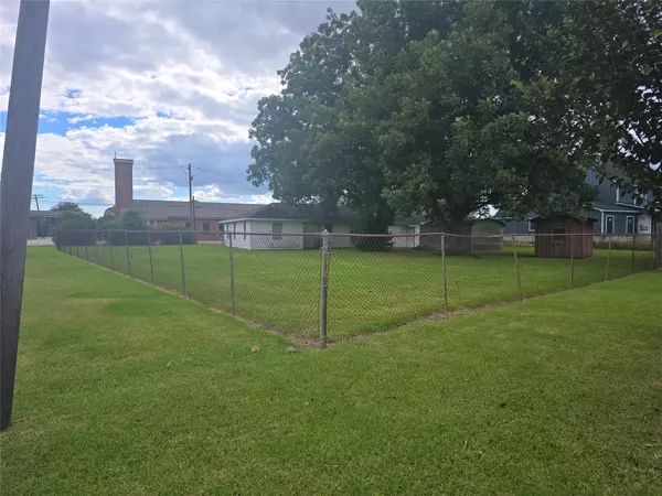 Port Neches, TX 77651,908 Gulf AVE
