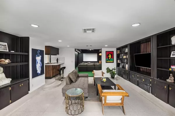 Houston, TX 77063,7902 Richmond AVE