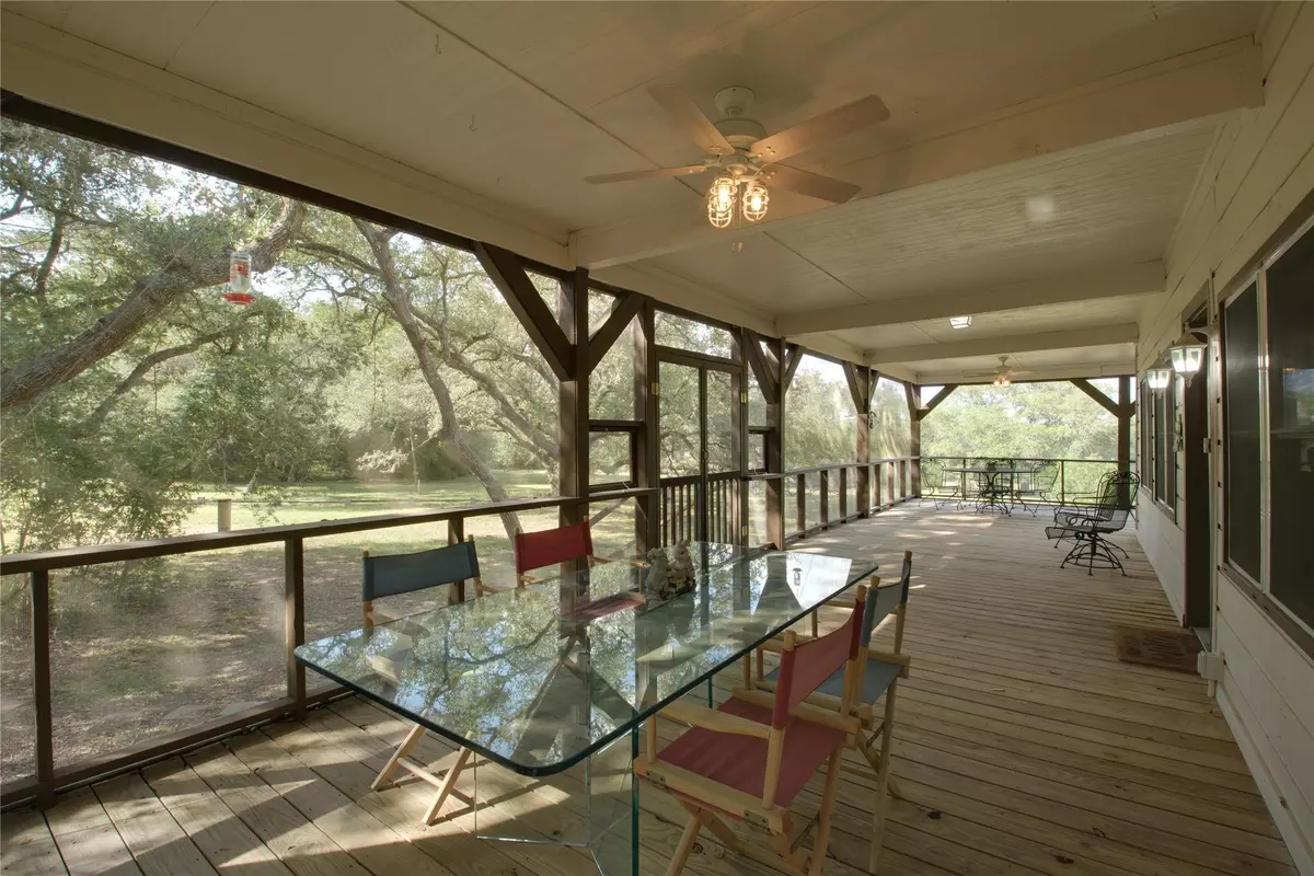 Hallettsville, TX 77964,1350 Private Road 4007