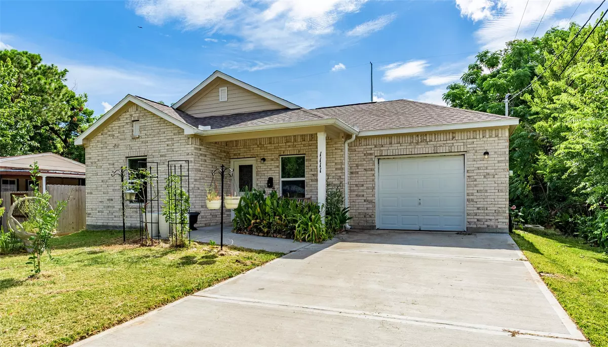 Texas City, TX 77590,1111 12th 1/2 ST N