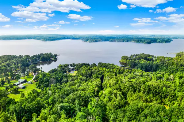 Hemphill, TX 75948,335 Hickory Hills S