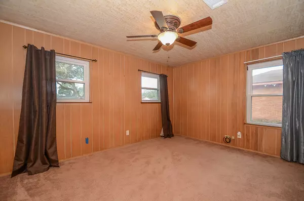 Houston, TX 77022,142 Victoria DR