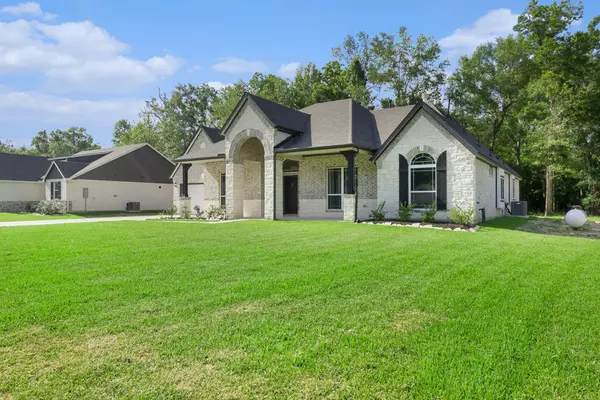 1284 Road 66112, Dayton, TX 77535
