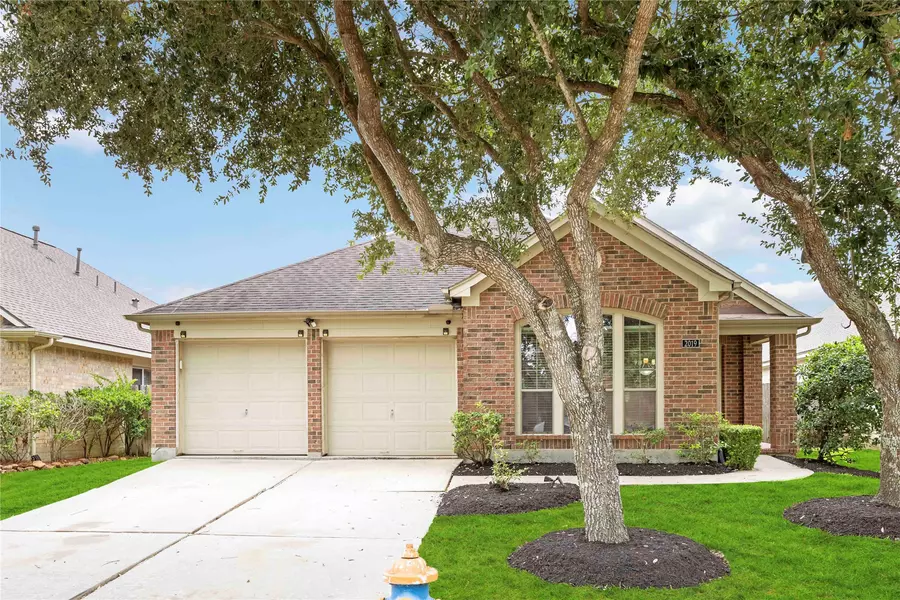 2019 Shore Breeze DR, Pearland, TX 77584
