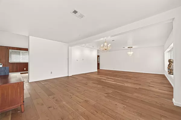 Houston, TX 77072,10823 Sandstone ST