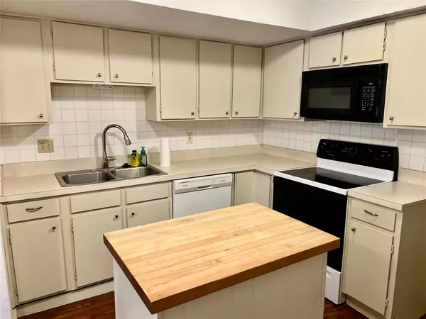 The Woodlands, TX 77380,1810 N Red Cedar CIR