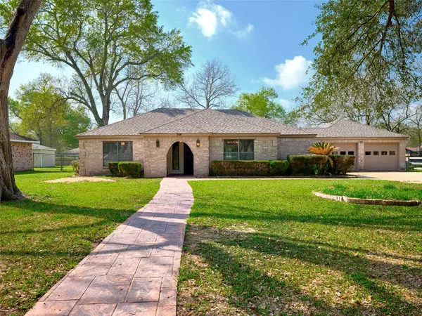 14811 River Oaks DR,  East Bernard,  TX 77435
