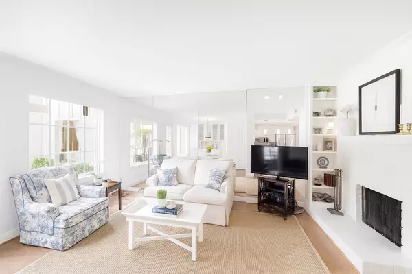 Houston, TX 77024,8944 Chatsworth DR