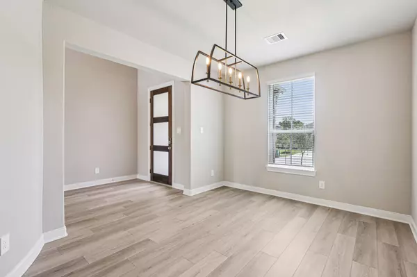 Montgomery, TX 77316,128 Bay Bridge CT